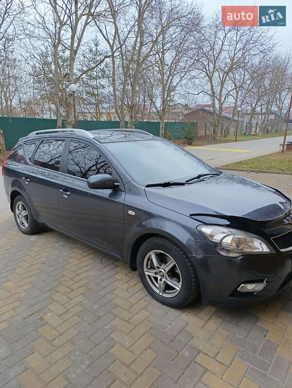 Kia Ceed (2012)