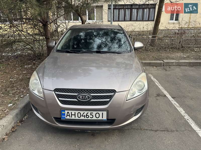 Kia Ceed (2008)