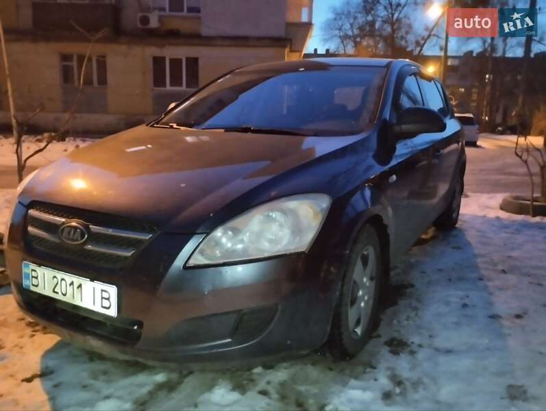 Kia Ceed (2008)