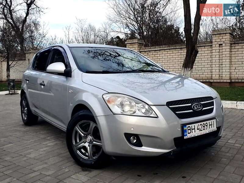 Kia Ceed (2007)