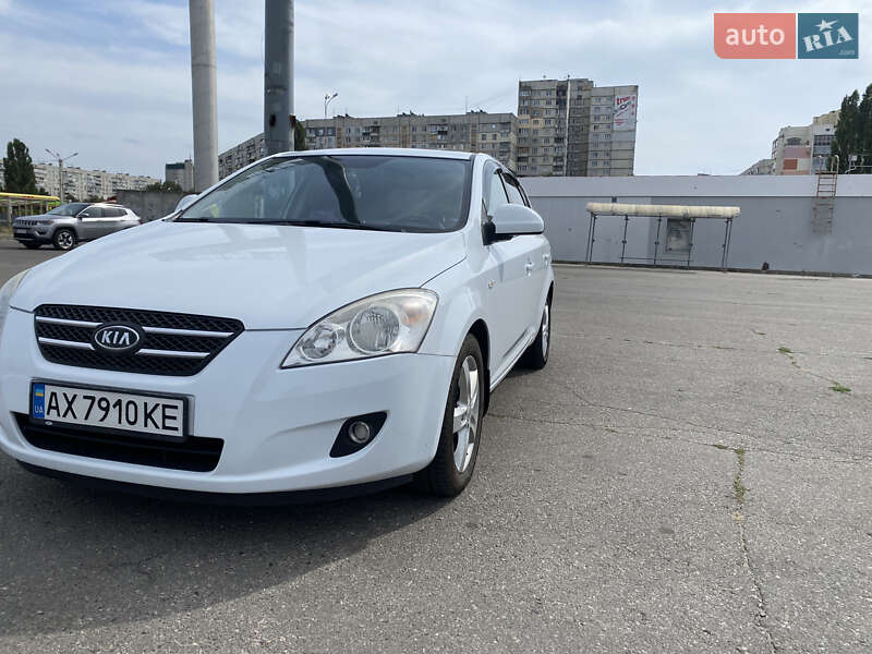Kia Ceed (2007)