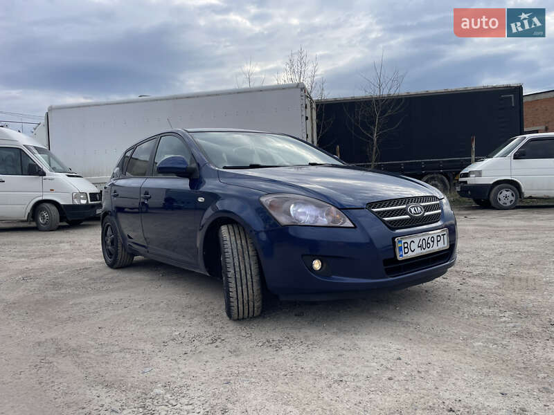 Kia Ceed (2007)