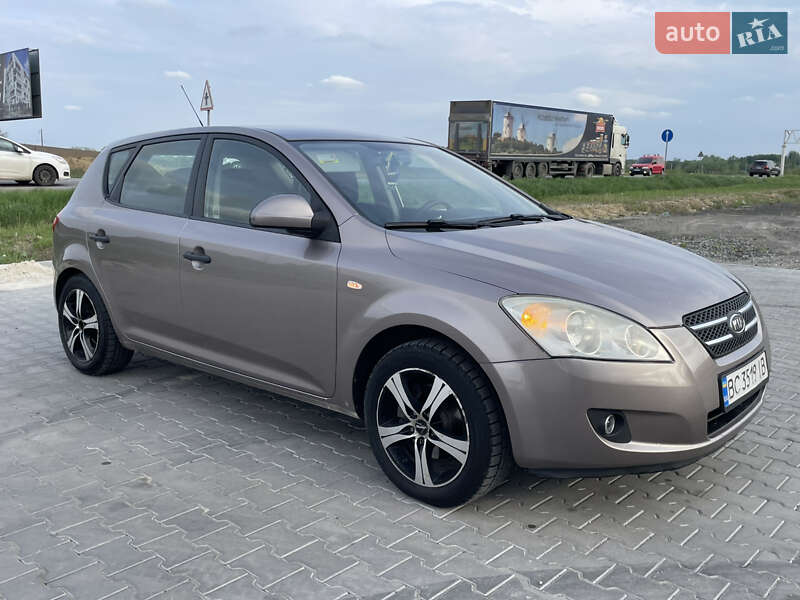 Kia Ceed (2007)