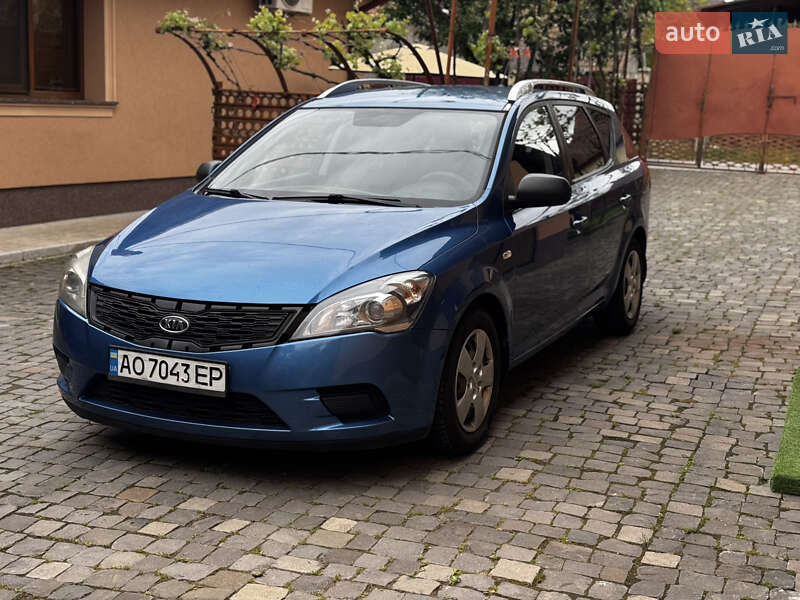 Kia Ceed (2010)