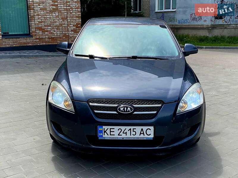 Kia Ceed (2008)
