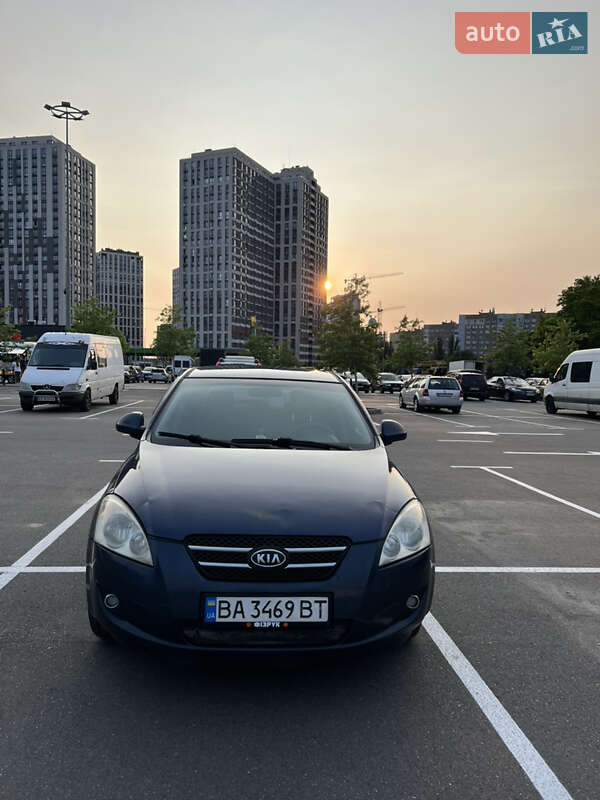 Kia Ceed (2008)