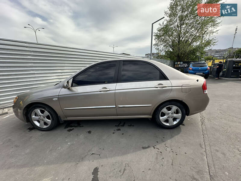 Kia Cerato (2006)