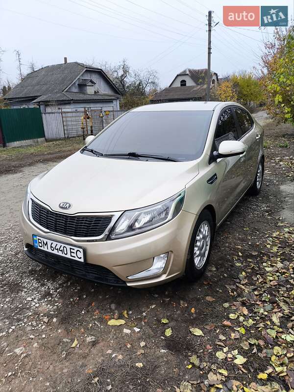 Kia Rio (2013)