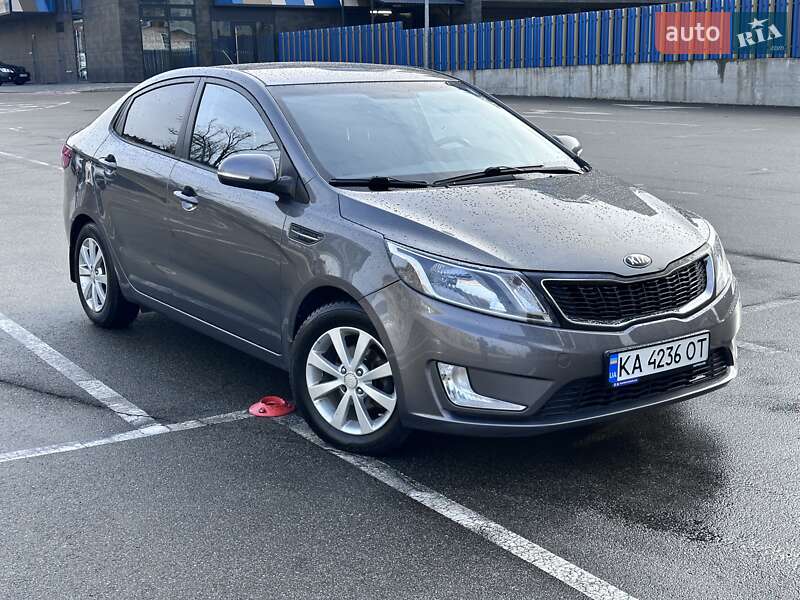 Kia Rio (2013)