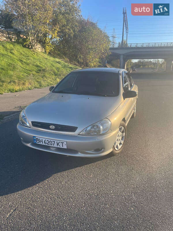 Kia Rio (2002)