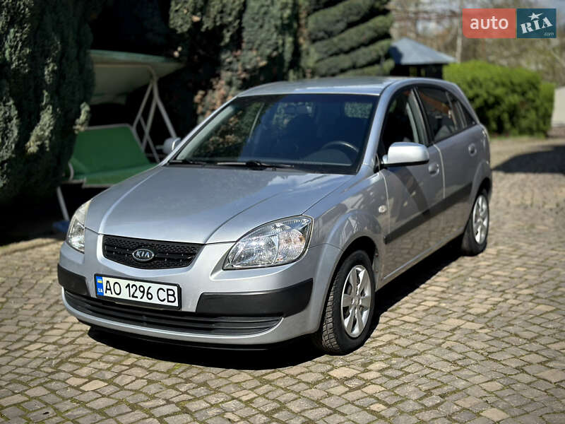 Kia Rio (2007)