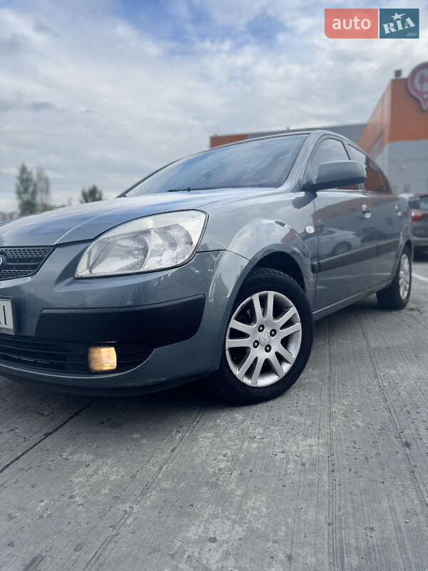 Kia Rio (2007)