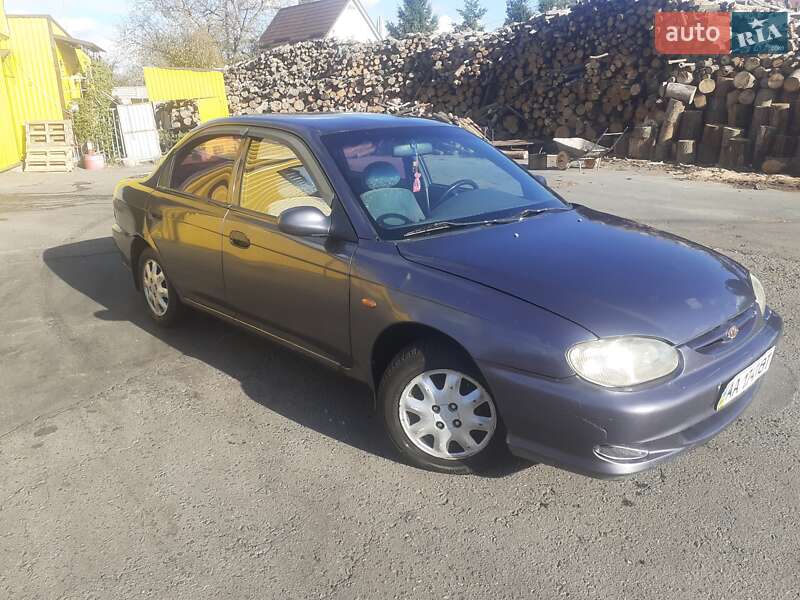 Kia Sephia (1998)