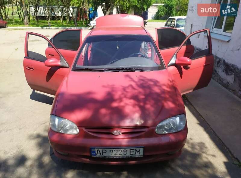 Kia Sephia (1998)
