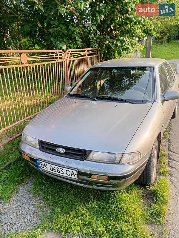 Kia Sephia (1993)