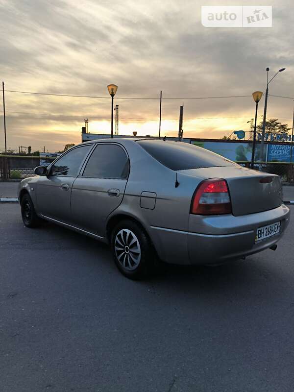 Kia Shuma (1998)