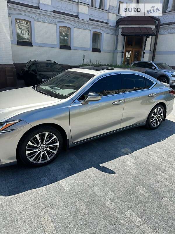 Lexus Es 250 (2021)