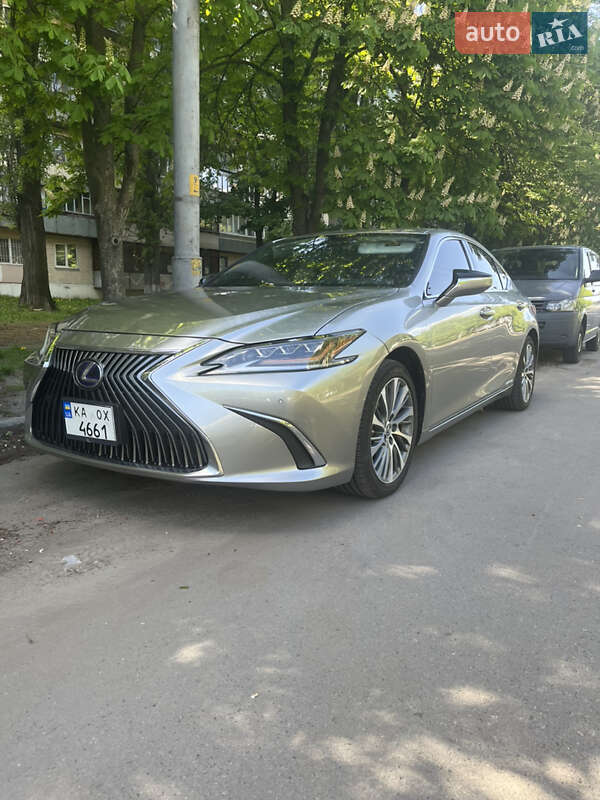 Lexus Es (2019)