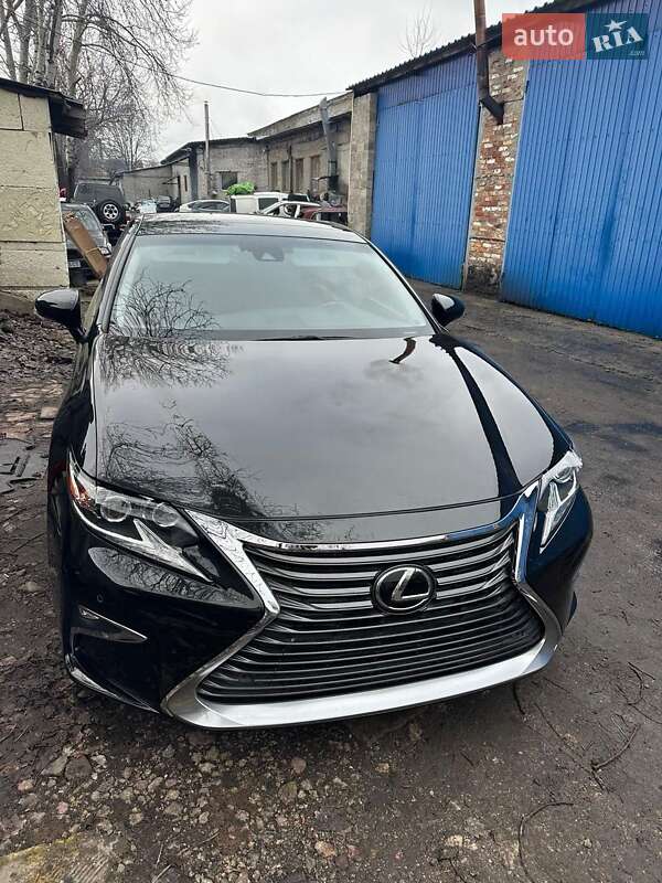 Lexus Es (2016)