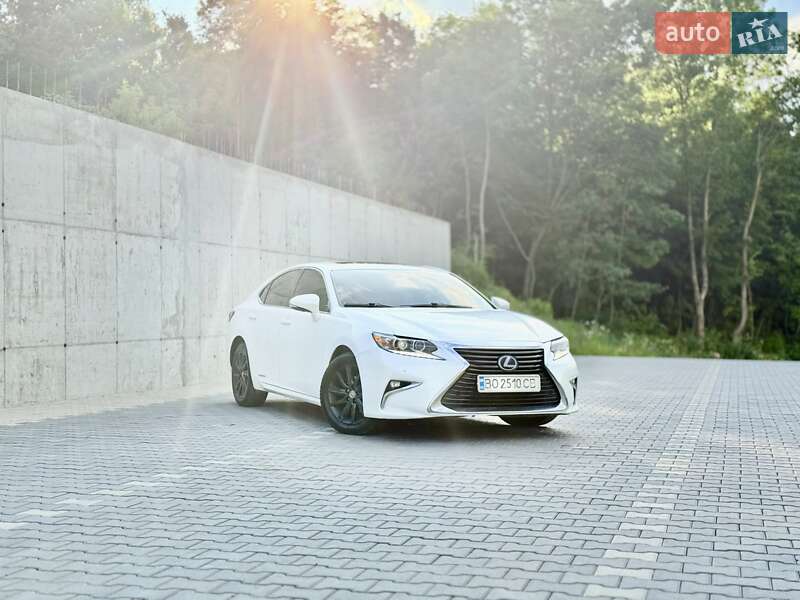 Lexus Es (2017)