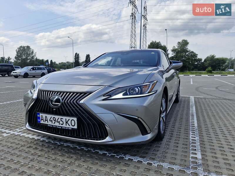 Lexus Es (2020)