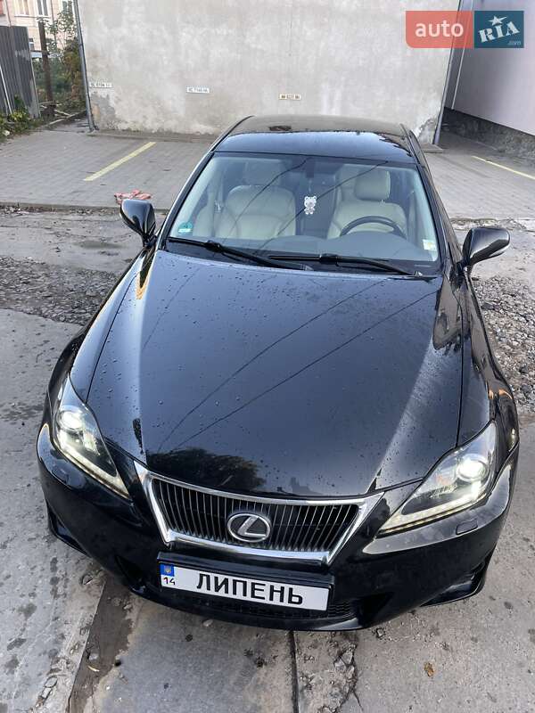 Lexus Is (2011)