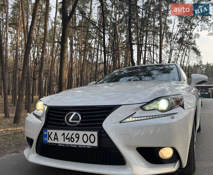 Lexus Is (2013)