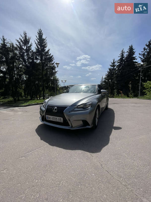 Lexus Is (2014)
