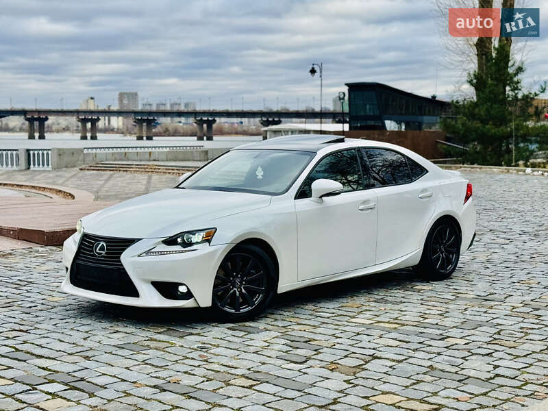 Lexus Is (2016)