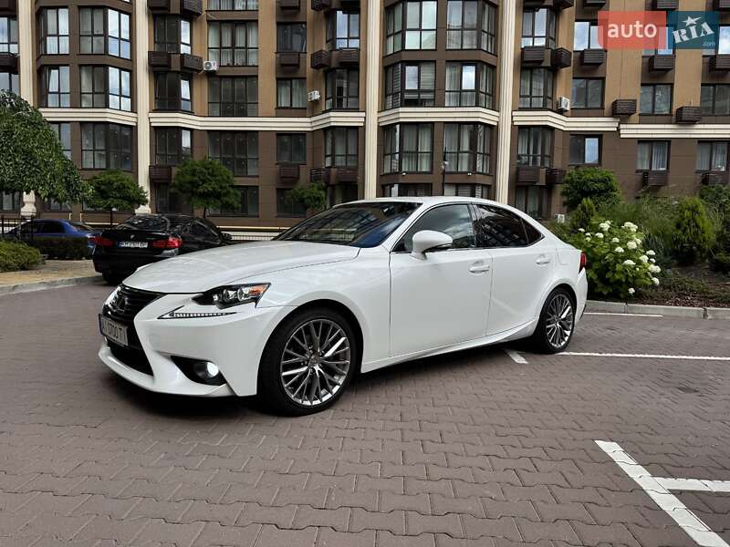 Lexus Is (2014)
