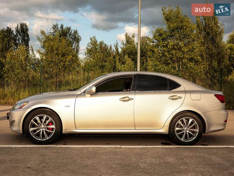 Lexus Is (2005)