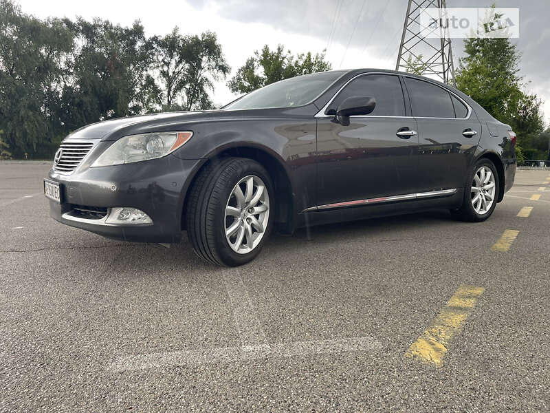 Lexus Ls (2008)