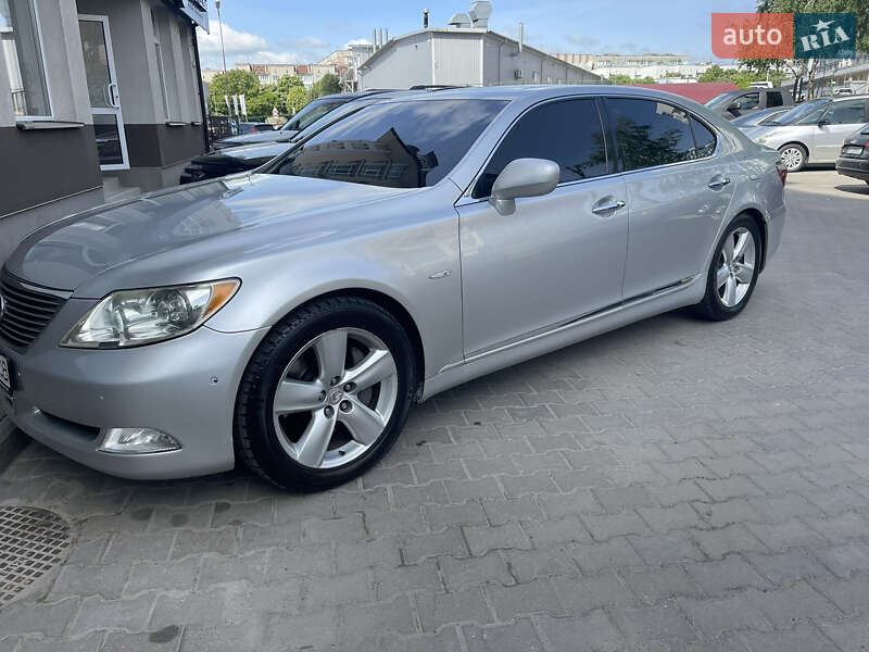 Lexus Ls (2008)