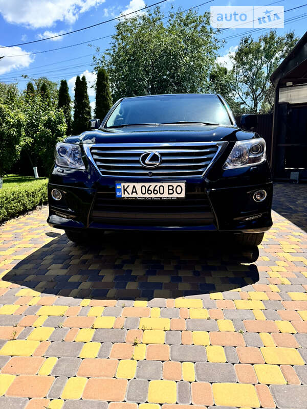 Lexus Lx (2011)
