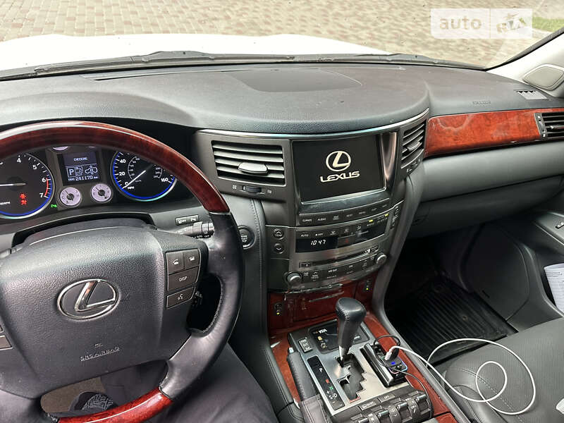 Lexus Lx 570 (2008)