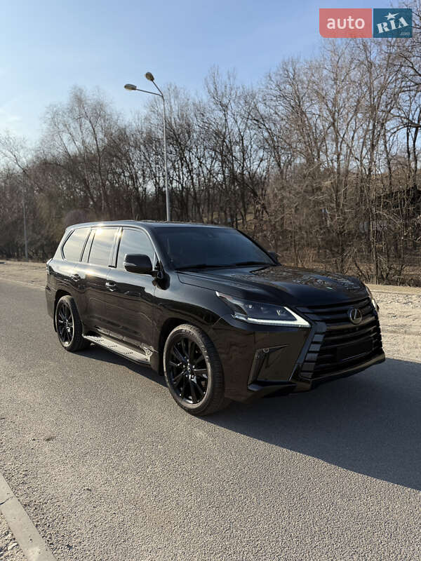 Lexus Lx (2019)