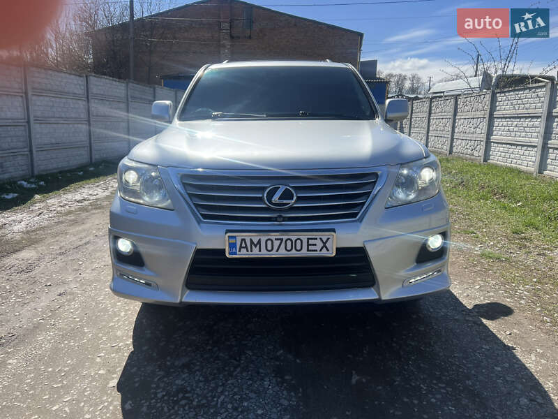 Lexus Lx (2011)