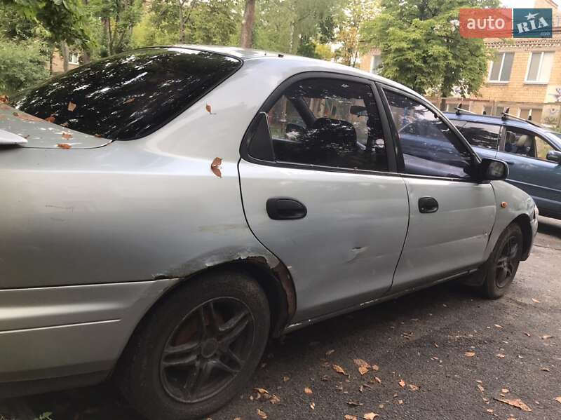 Mazda 323 (1998)