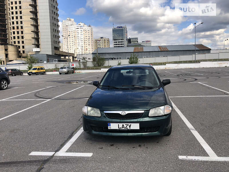 Mazda 323 (1998)