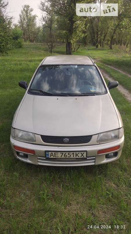 Mazda 323 (1995)
