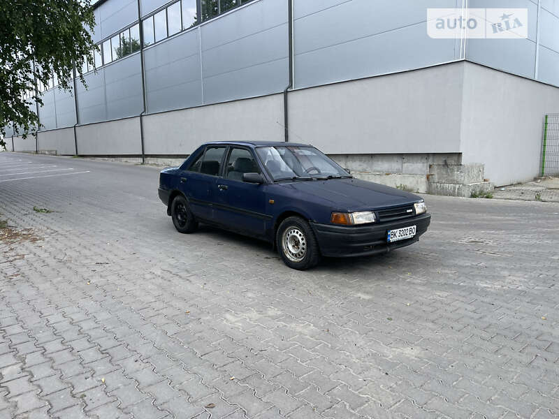 Mazda 323 (1990)