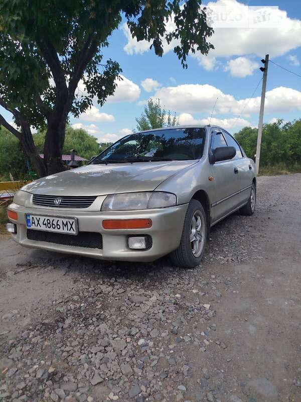Mazda 323 (1997)