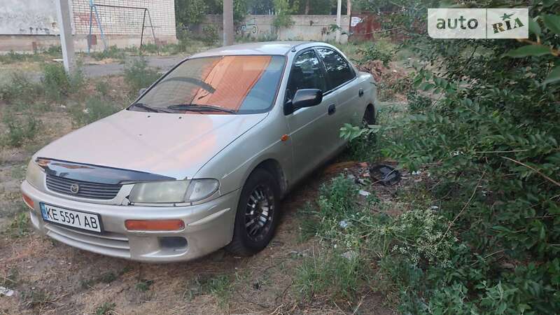 Mazda 323 (1995)