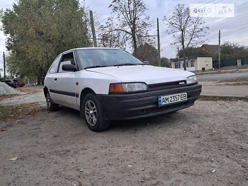 Mazda 323 (1989)