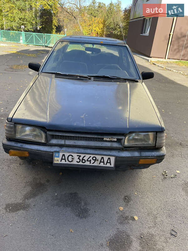 Mazda 323 (1987)