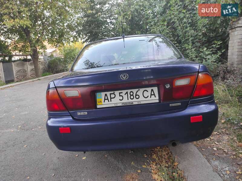 Mazda 323 (1995)