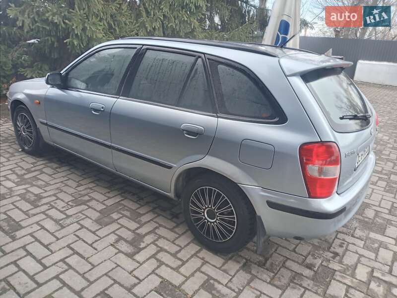 Mazda 323 (2000)
