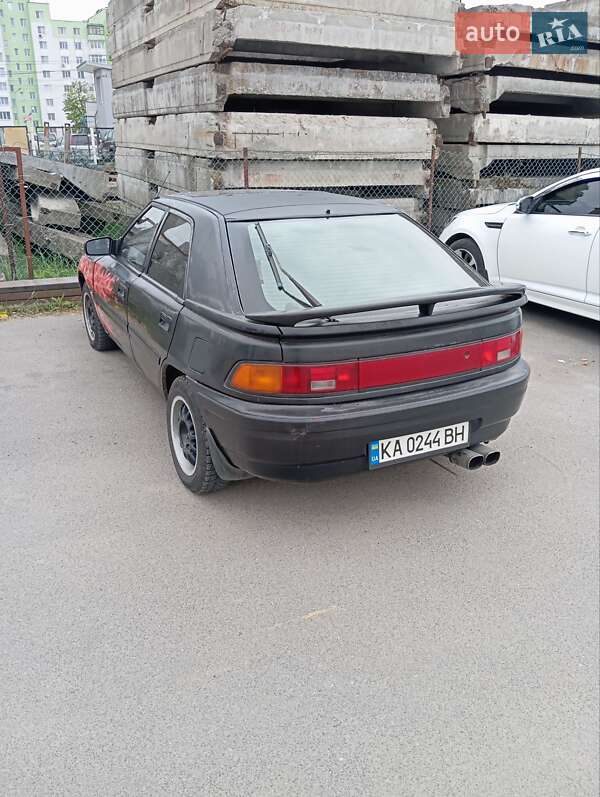 Mazda 323 (1993)