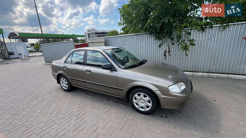 Mazda 323 (1999)