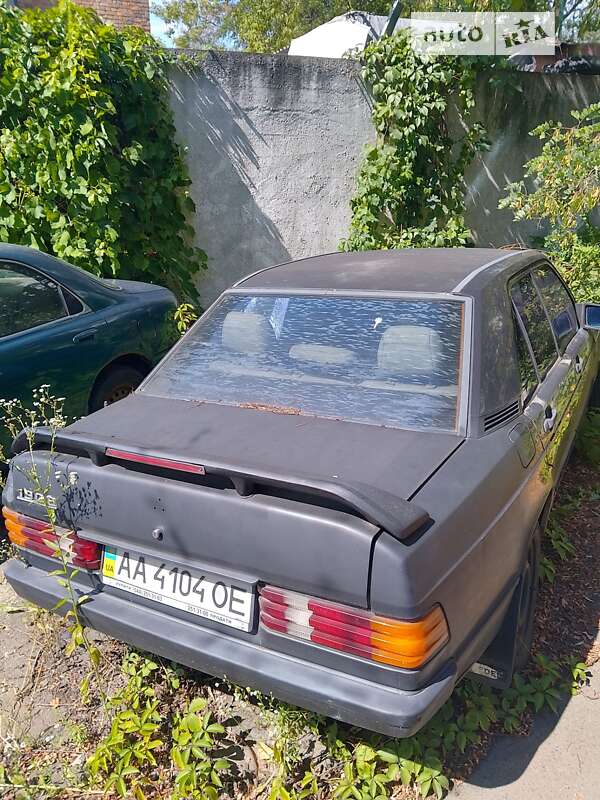 Mercedes-benz 190 (1986)